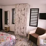 Къща за гости The Greek House 3*